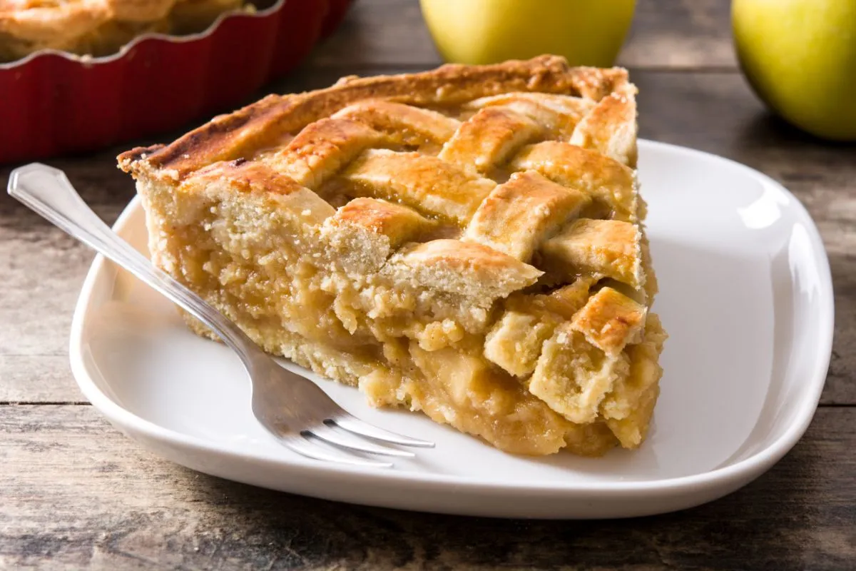 How do you thicken canned apples for pie filling