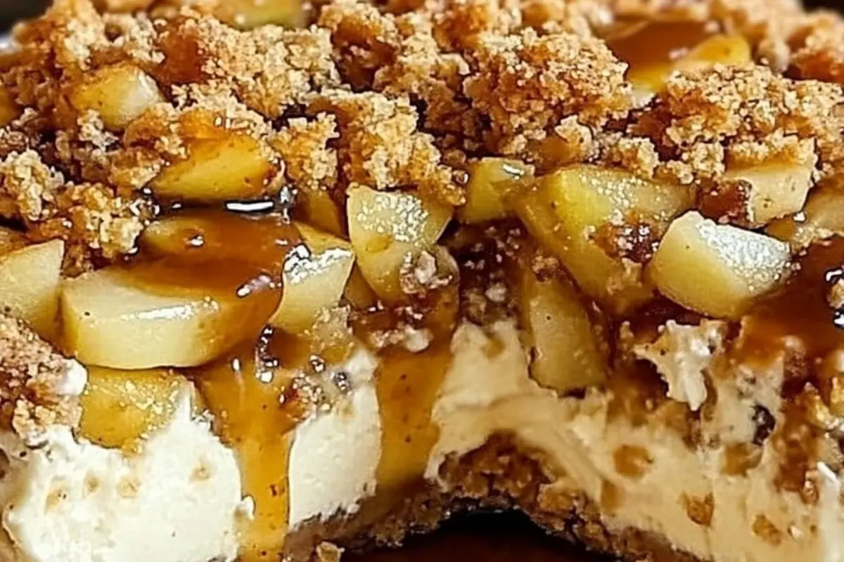 Apple Crisp Cheesecake